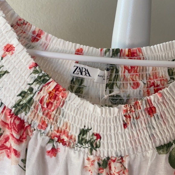 White over the shoulder Zara top with pink flowers - Picture 5 of 5